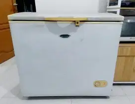 Dijual Freezer Rumahan Bekas Merk Frigigate 200 liter