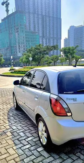 Kia Rio 2011 Bensin