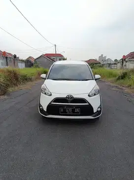 Toyota Sienta G Matic