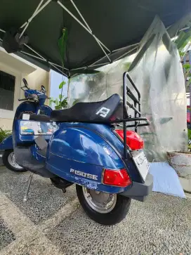 Vespa P177SE Strada