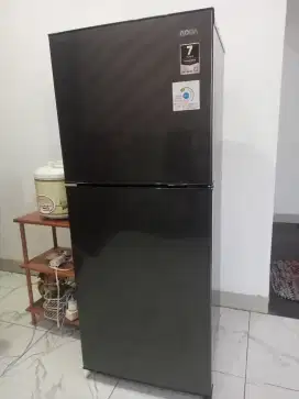 Kulkas AQUA 2 pintu jual cepat