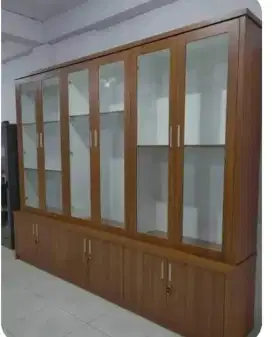 Lemari Rak Kaca Ruang Tamu