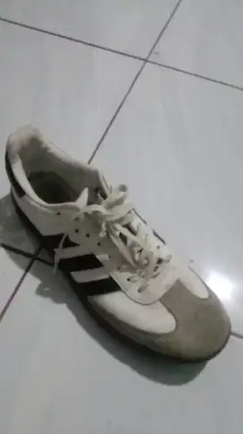 Sepatu adidas samba