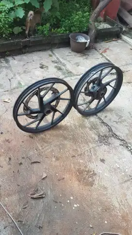Velg motor satria fu