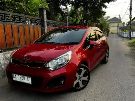 Dijual Kia Rio SE CVVT 2014/2013 MT orisinil mulus tinggal pakai