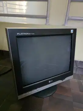 Monitor LG FLATRON EZ T730SH + anti radiasi + keyboard