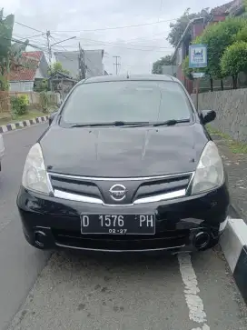 GRAND LIVINA SV 1,5 AT