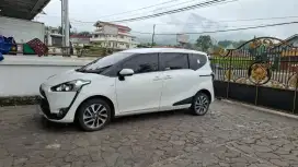 Toyota Sienta Tipe V Manual 2018 Warna Putih