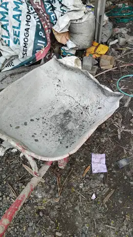 Angkong bekas Proyek