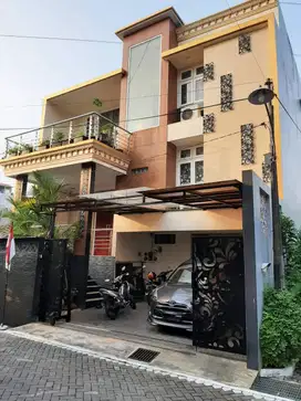 Rumah Lokasi Strategis di Jl. Badak Semarang