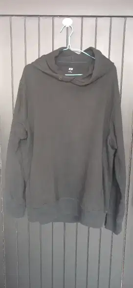 Hoodie uniqlo pria size XL black