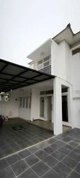 Dijual CEPAT Rumah  2 lantai di Cluster Regina Metland Jakarta Timur