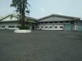 Dijual tanah dan bangunan di Jl. Narogong Bekasi