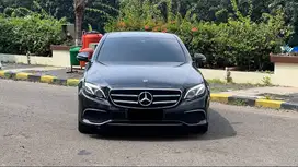 [LOW KM] Mercedes Benz Mercy E300 E 300 (W213) CKD AT Hitam 2019/2020