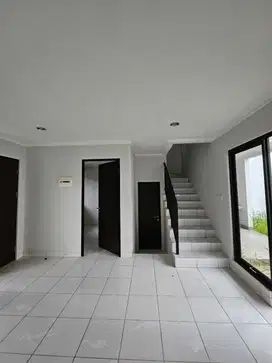 Dijual Rumah Nyaman Dayana Summarecon Bandung Like New
