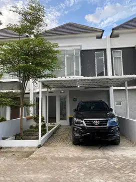 DIKONTRAKAN RUMAH 2 LANTAI DAERAH PERUMNAS KARAWANG TELUK JAMBE