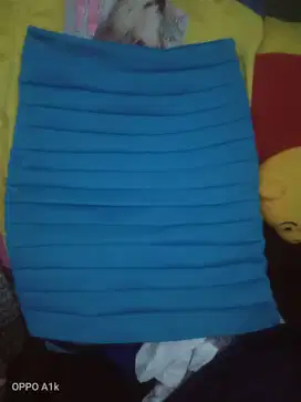 Rok mini biru muda satu set baju lengan pendek dan jas