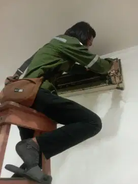 Service dan perbaikan AC