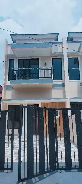 rumah cantik dua lantai di Citra Raya Tangerang
