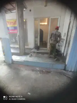 ruang usaha diarea komersial