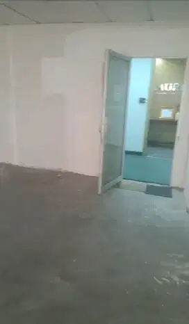 SEWA KANTOR DI JAKARTA BARAT SLIPI 83M2 BARE 115K NEGOO