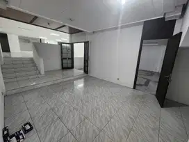 Disewakan Rumah untuk Ruang Usaha Strategis Di Surya Sumantri