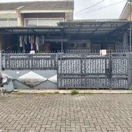 Di jual rumah dalam clusteran di Ciledug