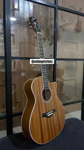 Gitar Akustik Custom Taylor