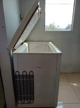 Dijual freezer box frigigate 200L kondisi normal