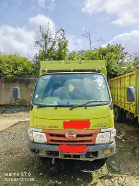 Mobil Hino Dutro 130 HD