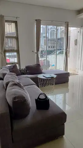 Dijual rumah Green mansion 2 lantai