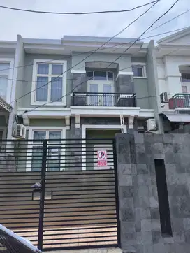 Rumah tinggal di Semanan Indah
