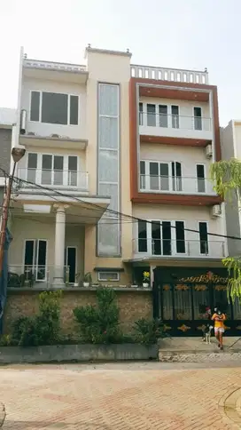 Dijual Rumah di Taman Surya 5