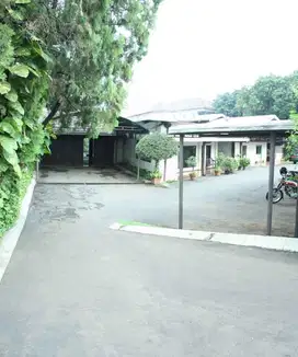 rumah hitung tanah jaksel, dekat tol simatupang harga  menarik