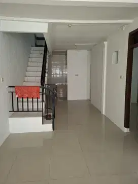 Rumah Cengkareng Indah ada Carport baru renov