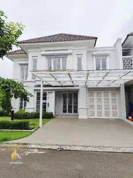Rumah Hoek Cluster Favorite Paramount  Lokasi Strategis