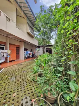 Rumah 2 lantai sangat terawat di daerah jati padang