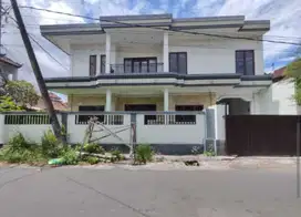 0108025L Di jual rumah mewah lantai 2 di bedahulu gatsu tengah denpasa