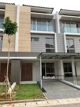 RUMAH DIJUAL PIK UKURAN 6X12.5 GOLF ISLAND 3 LANTAI CLUSTER BAGUS MURA