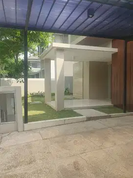 Rumah 2 lantai di graha natura dekat citraland pakuwon mall