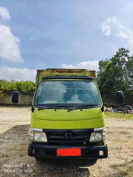 Mobil Hino Dutro 130 HD