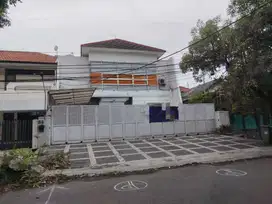 Disewakan Rumah jalan tegalsari bagus dan terawat surabaya