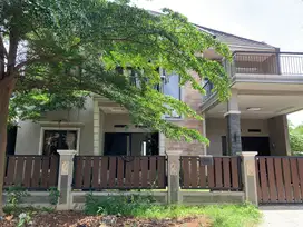 Dijual rumah dukuh bima grand wisata ada kolam renang