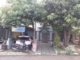 Rumaj 2.5 lantai siap huni di puri beta 1 dekat joglo dan transjakarta