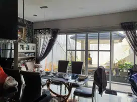 DIJUAL RUMAH BOUELVARD SERPONG PARK