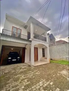 Jual Rumah Cantik 2 lantai di kawasan elite Cipete siap huni