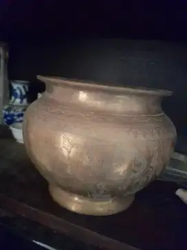 Bokor dari bahan Kuningan