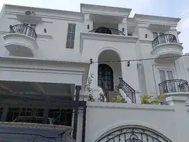 dijual.rumag  american klasik di daerah kalibata
