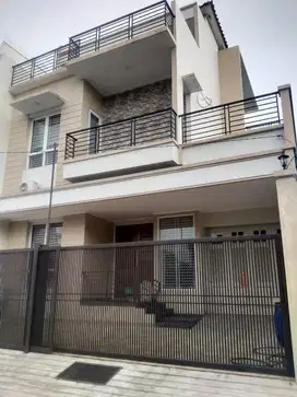rumah  3lt di meruya