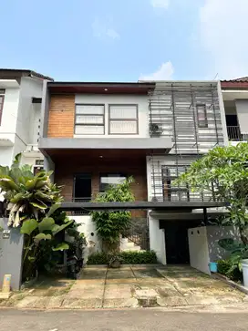 Rumah Modern 2,5 Lantai Dalam Cluster Dekat Jalan Raya Utama Cinere